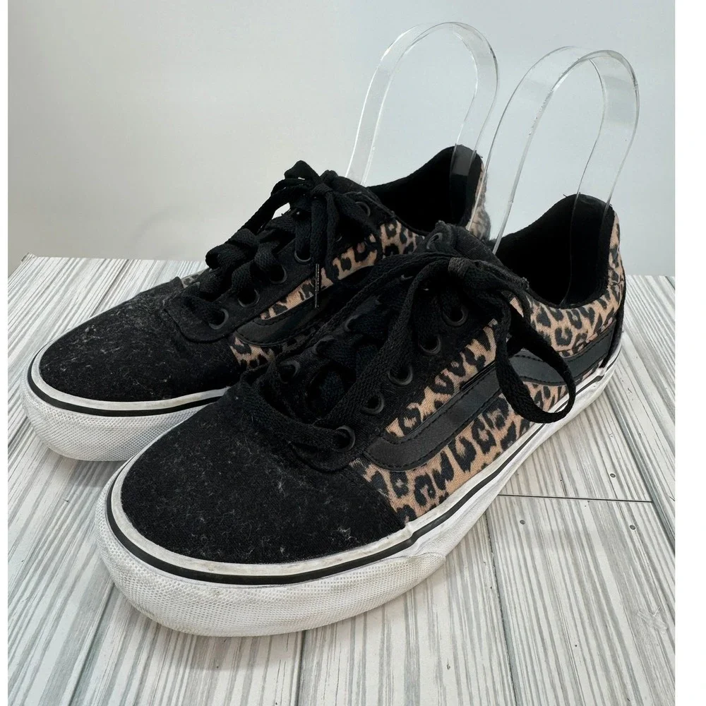 Vans Low‎ Top Black and Leopard Print Suede Skate Shoes Sneakers Women's 7.5